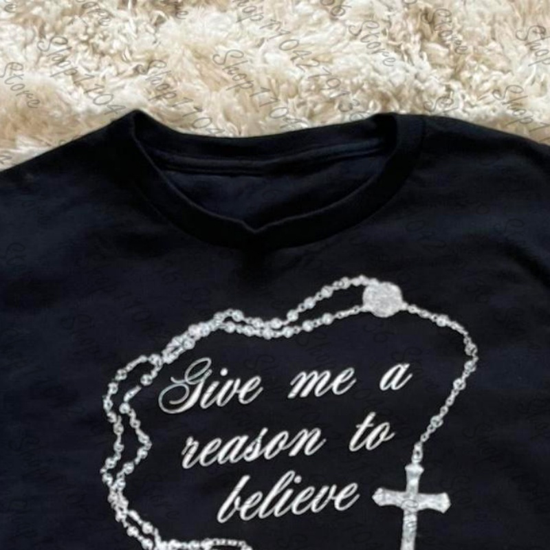 Y2K Graphic Baby Tee Crop - 2000年代女性服 Y2Kファッション ヴィンテージ ストリート系 ベビーTシャツ レディース