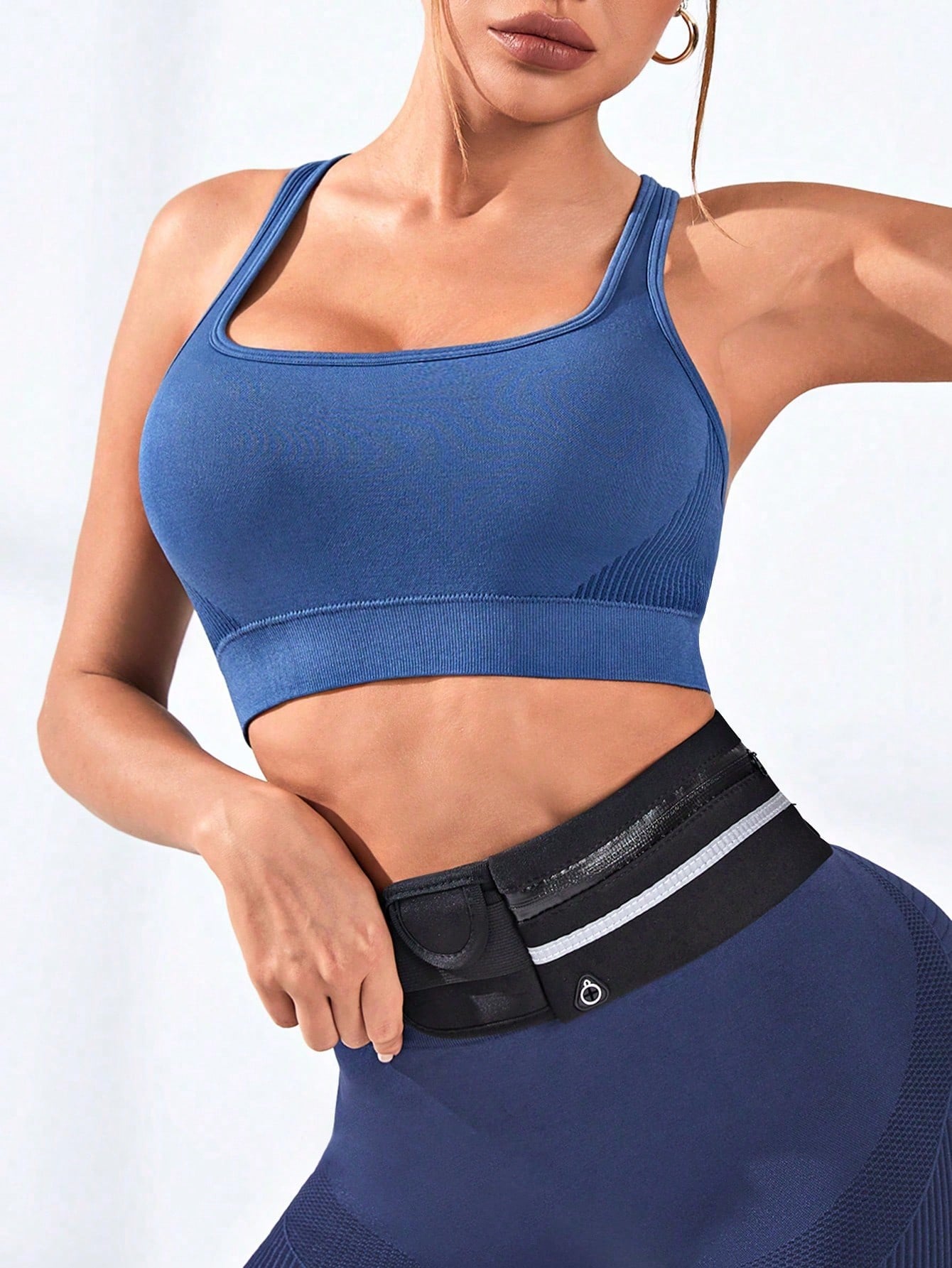レディース レーサーバック スポーツブラ シームレス リブ編 - Seamless Ribbed Workout Tank Top のレビューと価格